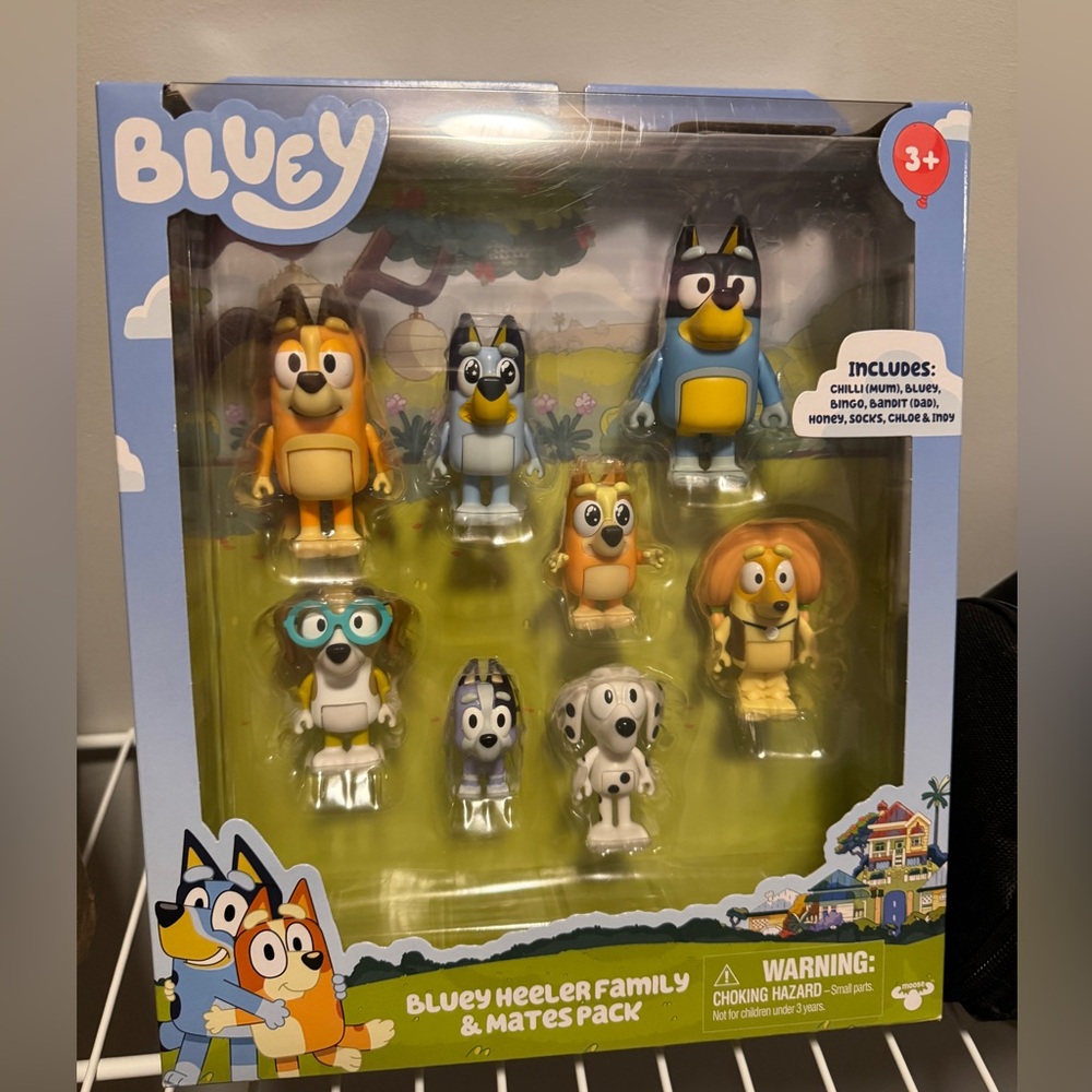 Bluey Bingo Bandit Chilli Heeler Family & Friends Action Figure Set New In Box